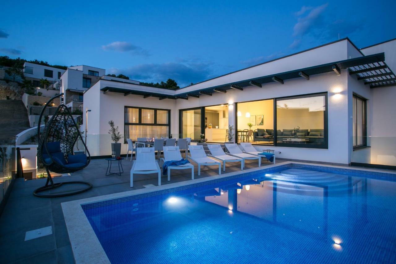 Holiday Home Olive Exclusive - 8 People, Heated Pool, Okrug Gornji, Sea View Trogir Exteriér fotografie