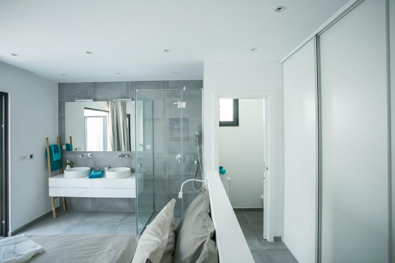 Holiday Home Olive Exclusive - 8 People, Heated Pool, Okrug Gornji, Sea View Trogir Exteriér fotografie