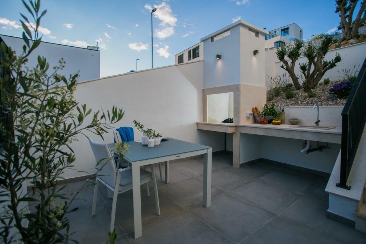Holiday Home Olive Exclusive - 8 People, Heated Pool, Okrug Gornji, Sea View Trogir Exteriér fotografie