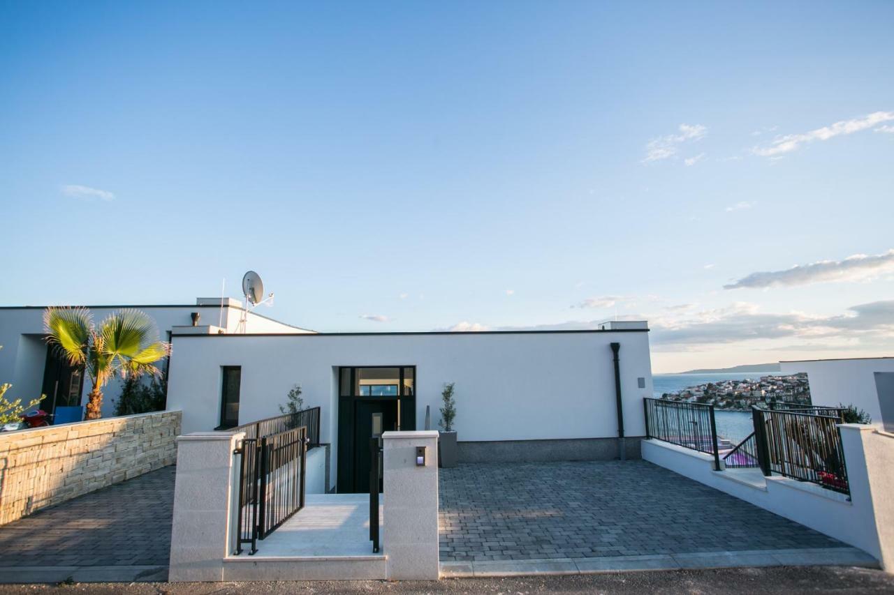 Holiday Home Olive Exclusive - 8 People, Heated Pool, Okrug Gornji, Sea View Trogir Exteriér fotografie